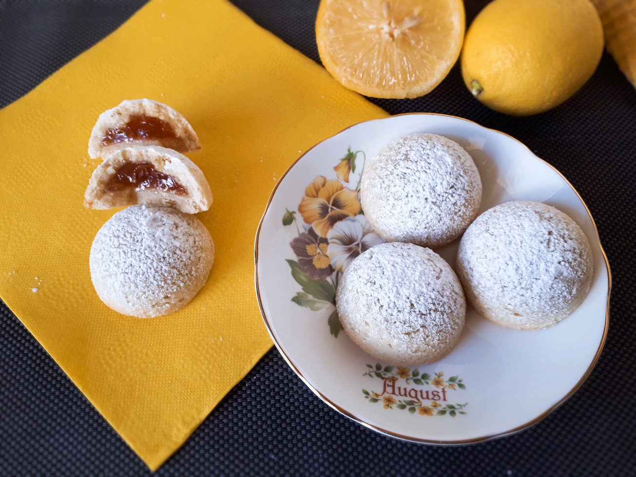 Biscotti ripieni al limone