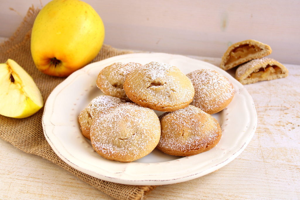 Biscotti ripieni alla mela vegan