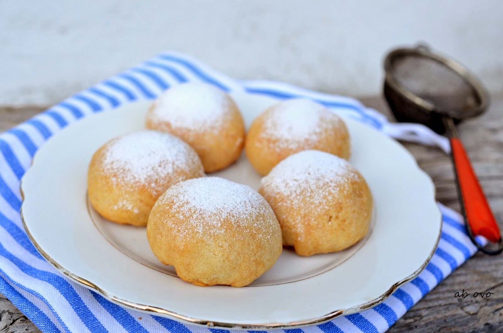 Biscotti ripieni alle mele e noci