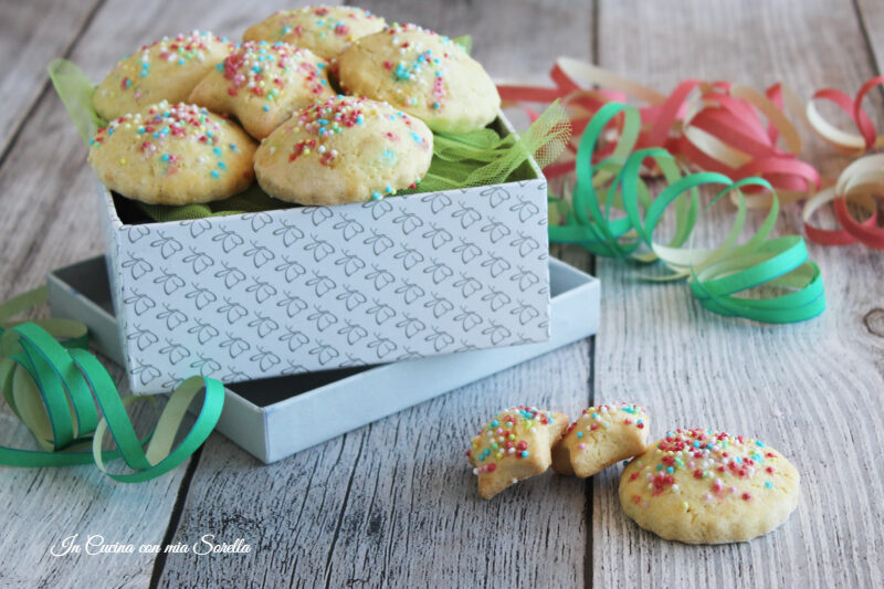 Biscotti ripieni con marmellata – idea carnevale