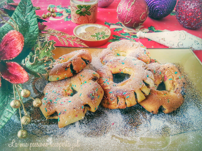 Biscotti ripieni di fichi secchi siciliani