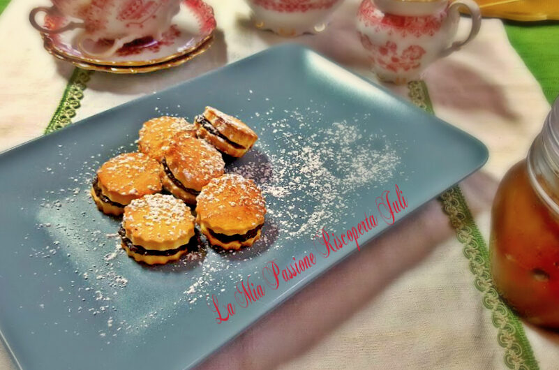 Biscotti ripieni di nutella