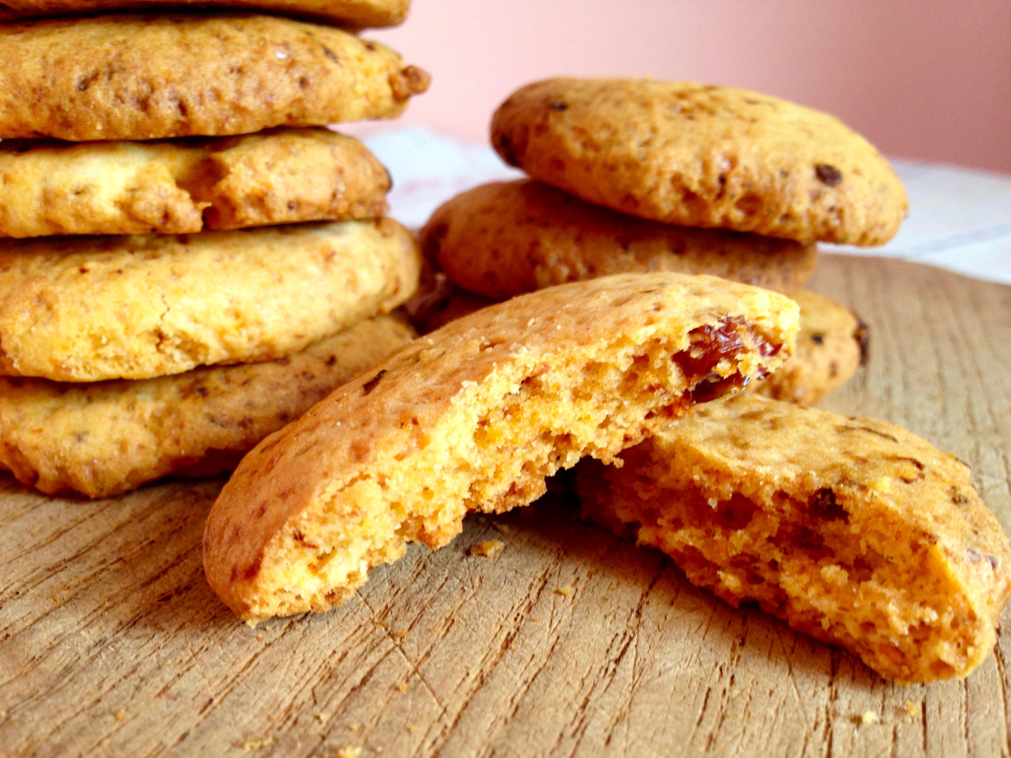 Biscotti salati ai pomodori secchi