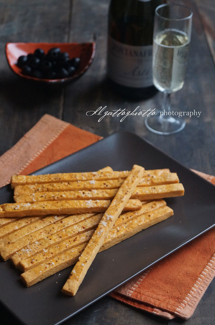 Biscotti salati al formaggio e peperoncino