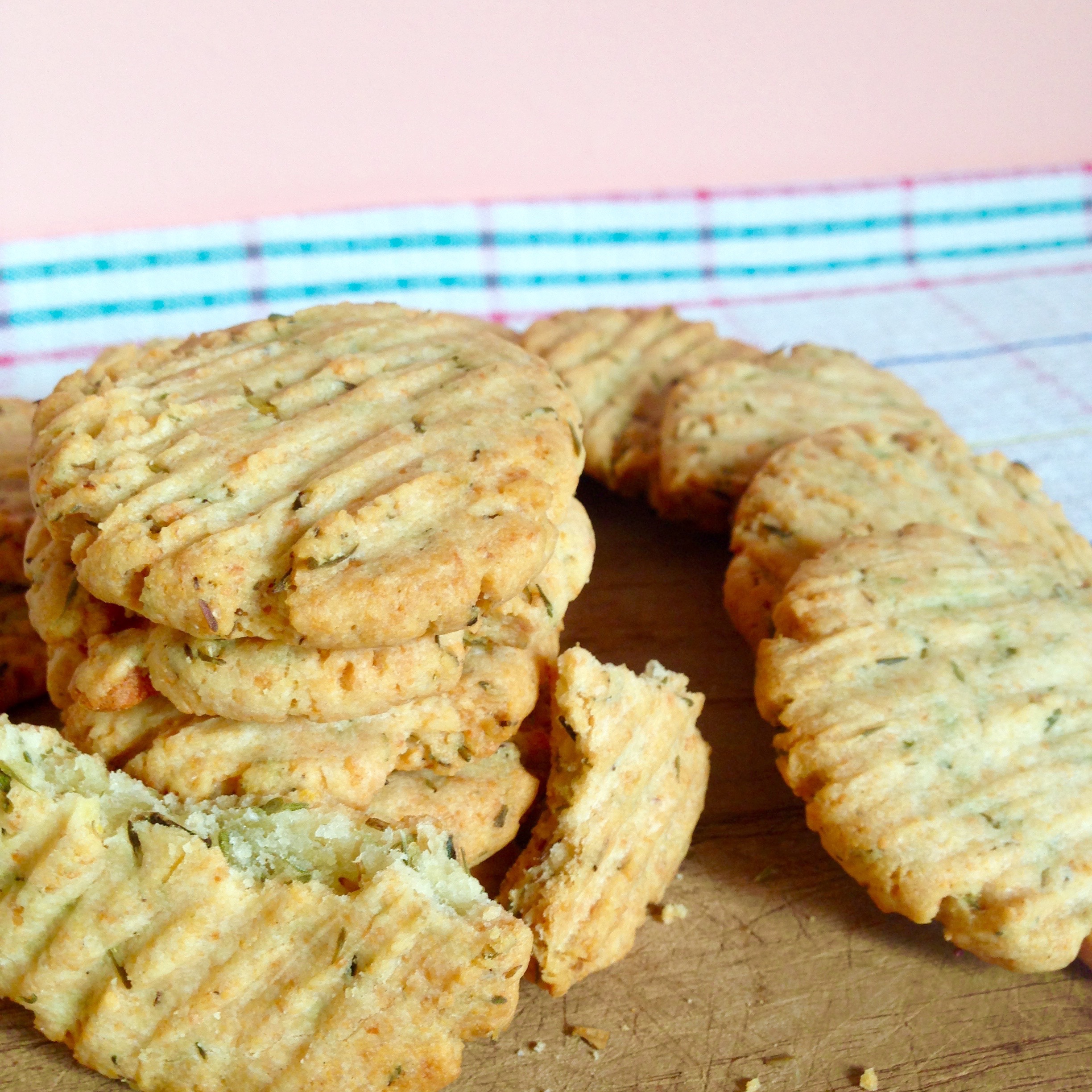 Biscotti Salati al Parmigiano e Timo
