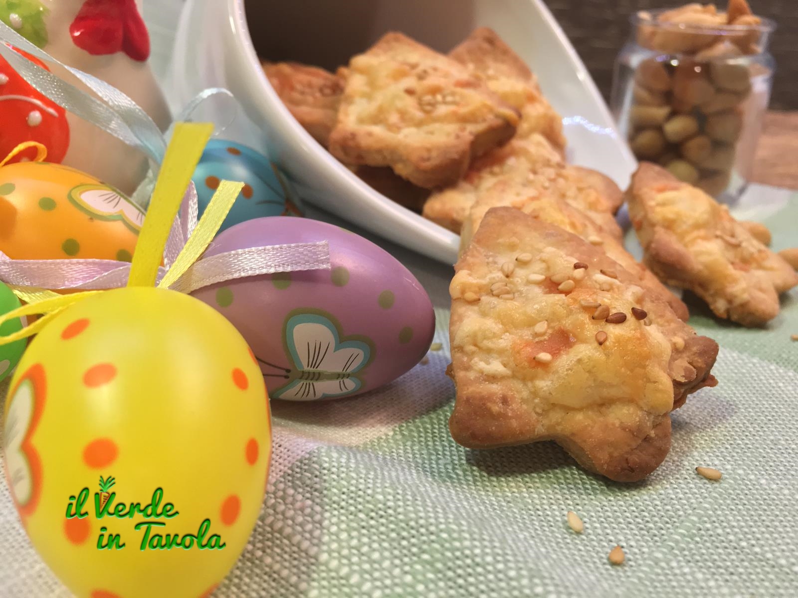 Biscotti salati alle arachidi con asiago – videoricetta