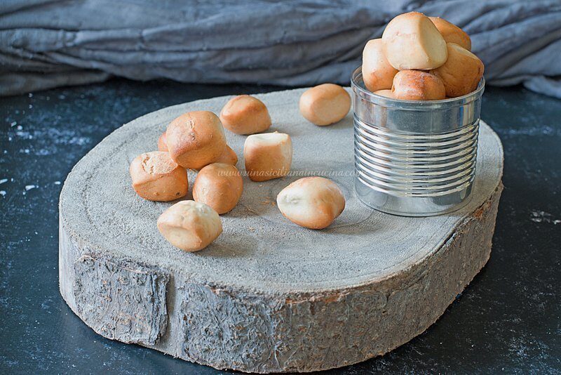 Biscotti scauriati o biscotti bolliti