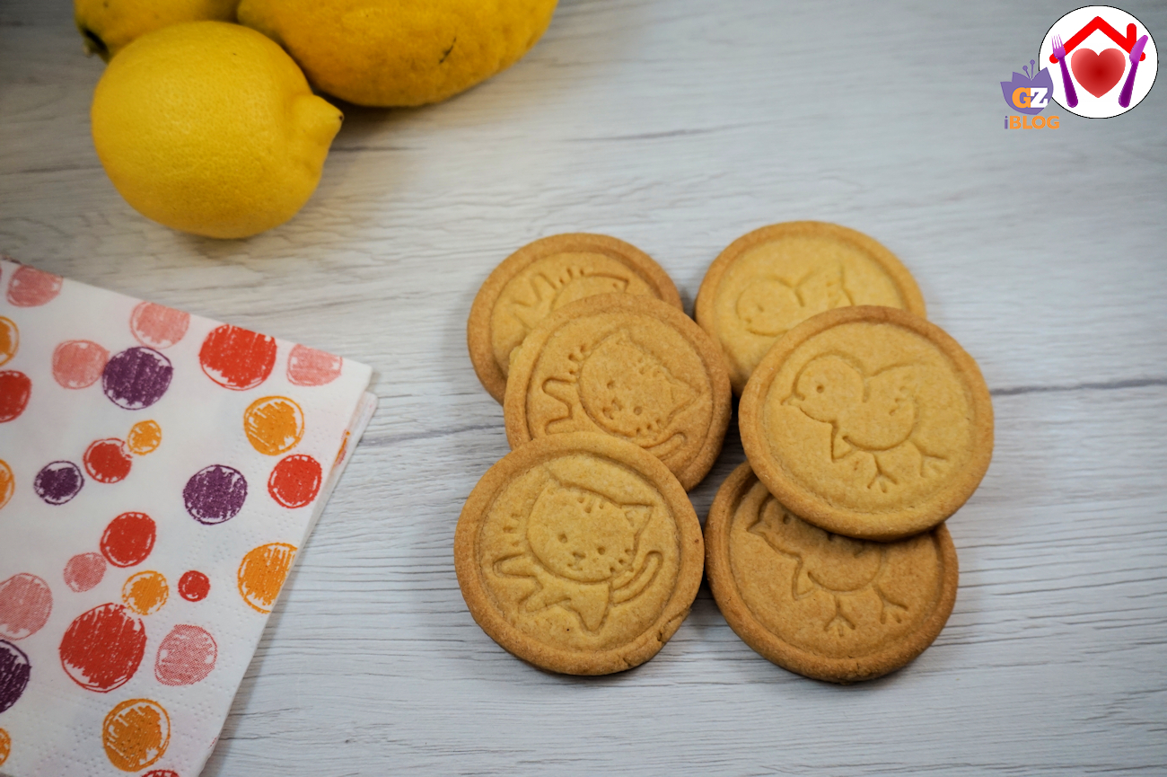 Biscotti stampati al limone