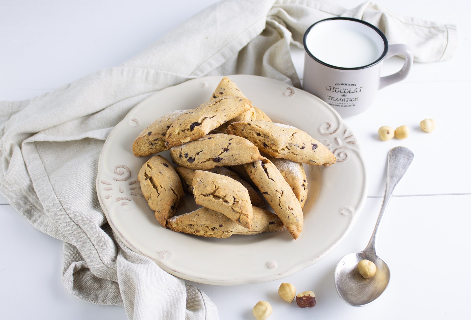 Biscotti vegan cioccolato e nocciole