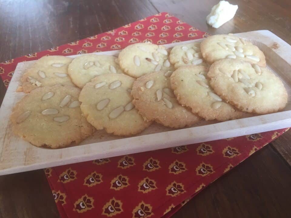 Biscottini al castelmagno – uno tira l’altro