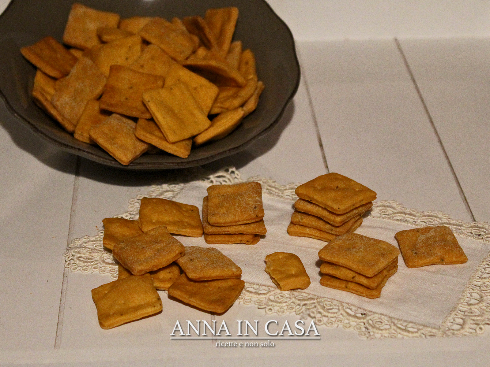 Biscottini salati al pomodoro