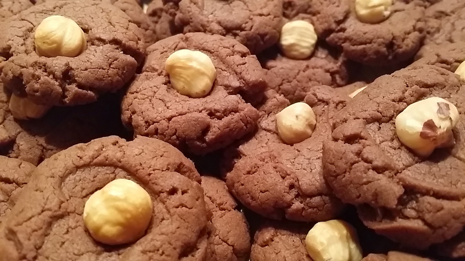 Biscottini super velocissimi alla Nutella. Anche per golosi non avvezzi ai fornelli