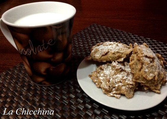 Biscottoni con i cereali e caffè