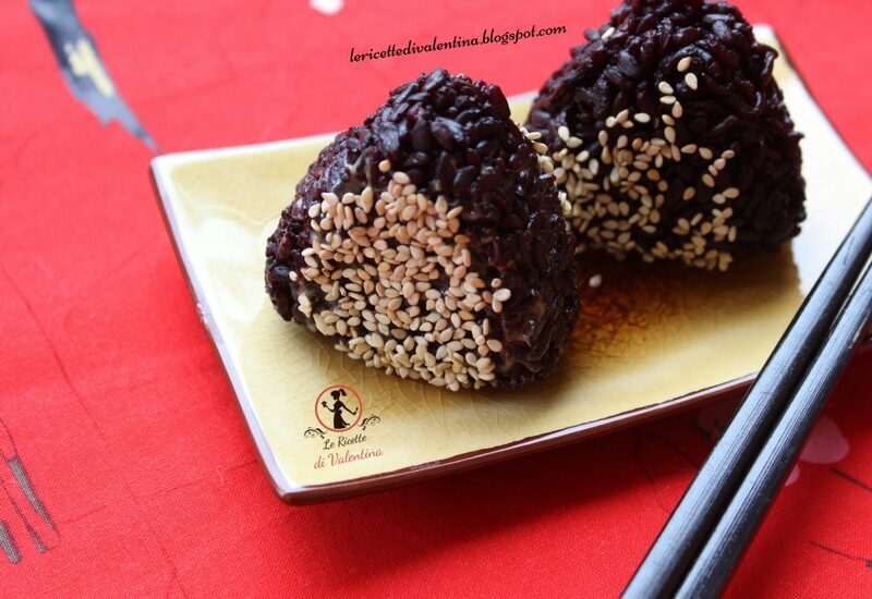 Black onigiri ai gamberi