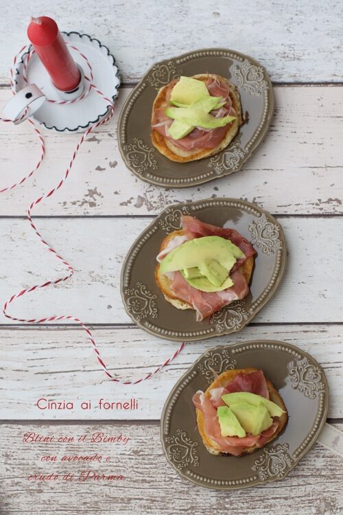 Blini col bimby con avocado e crudo