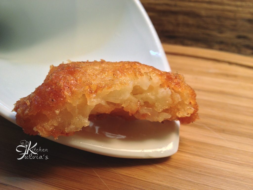 Bocconcini di cipolle e parmigiano fritti – contorno veloce