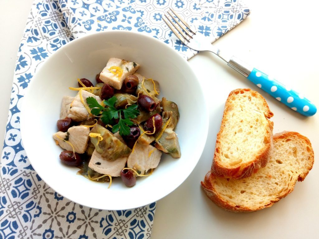 BOCCONCINI DI PESCE SPADA CON CARCIOFI E OLIVE
