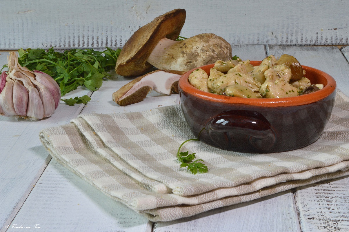 Bocconcini di petto di pollo ai funghi