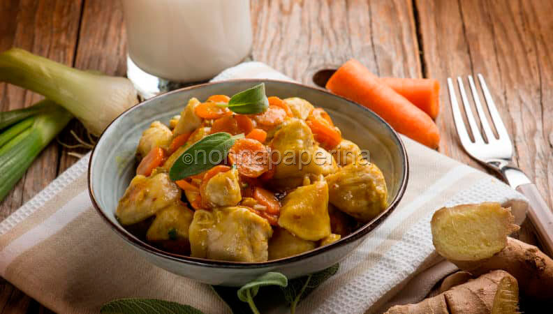 Bocconcini di pollo con latte di cocco: un piatto light da non perdere