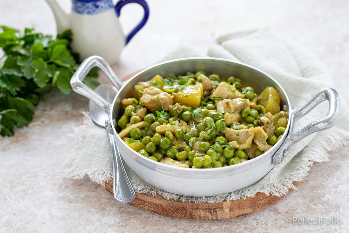 Bocconcini di pollo con piselli al curry