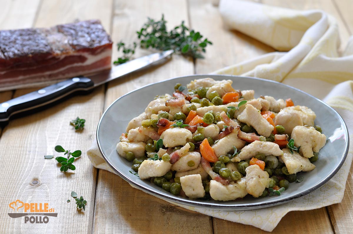 Bocconcini di tacchino con piselli e pancetta