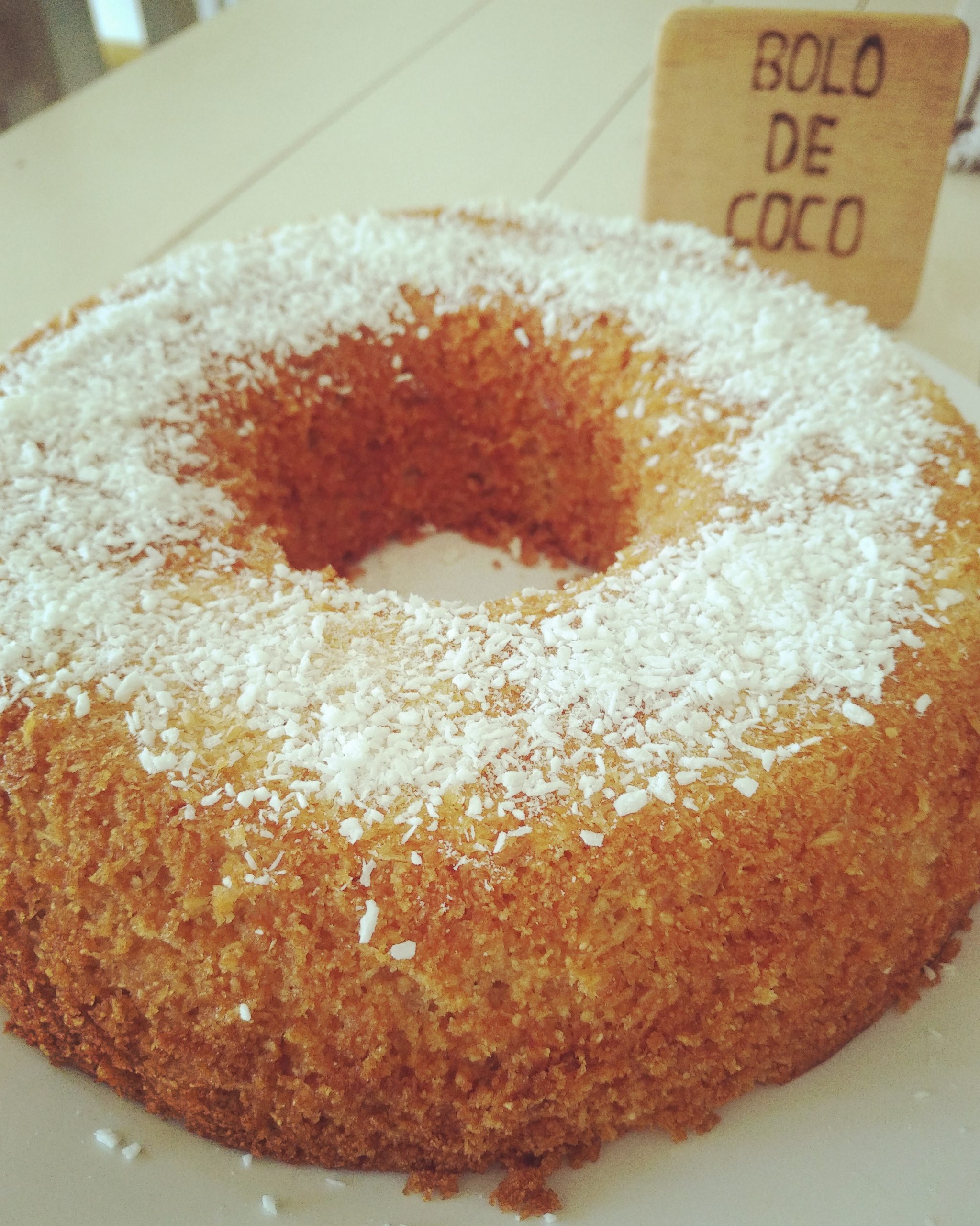 Bolo de coco com farinha de mandioca/ciambella al cocco con farina di manioca