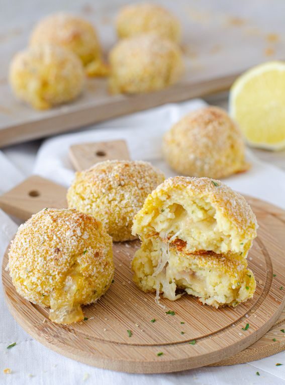 Bombe di patate al forno senza farina con mozzarella e coppata
