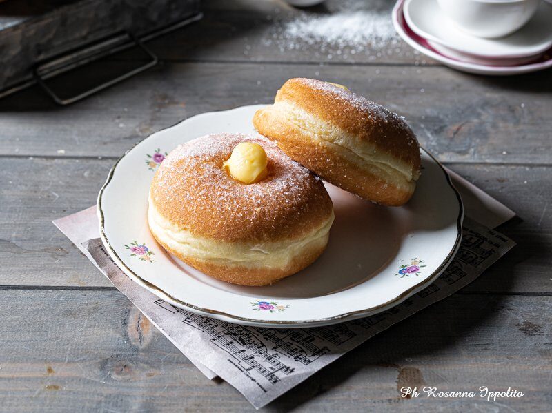 Bomboloni alla crema golosi