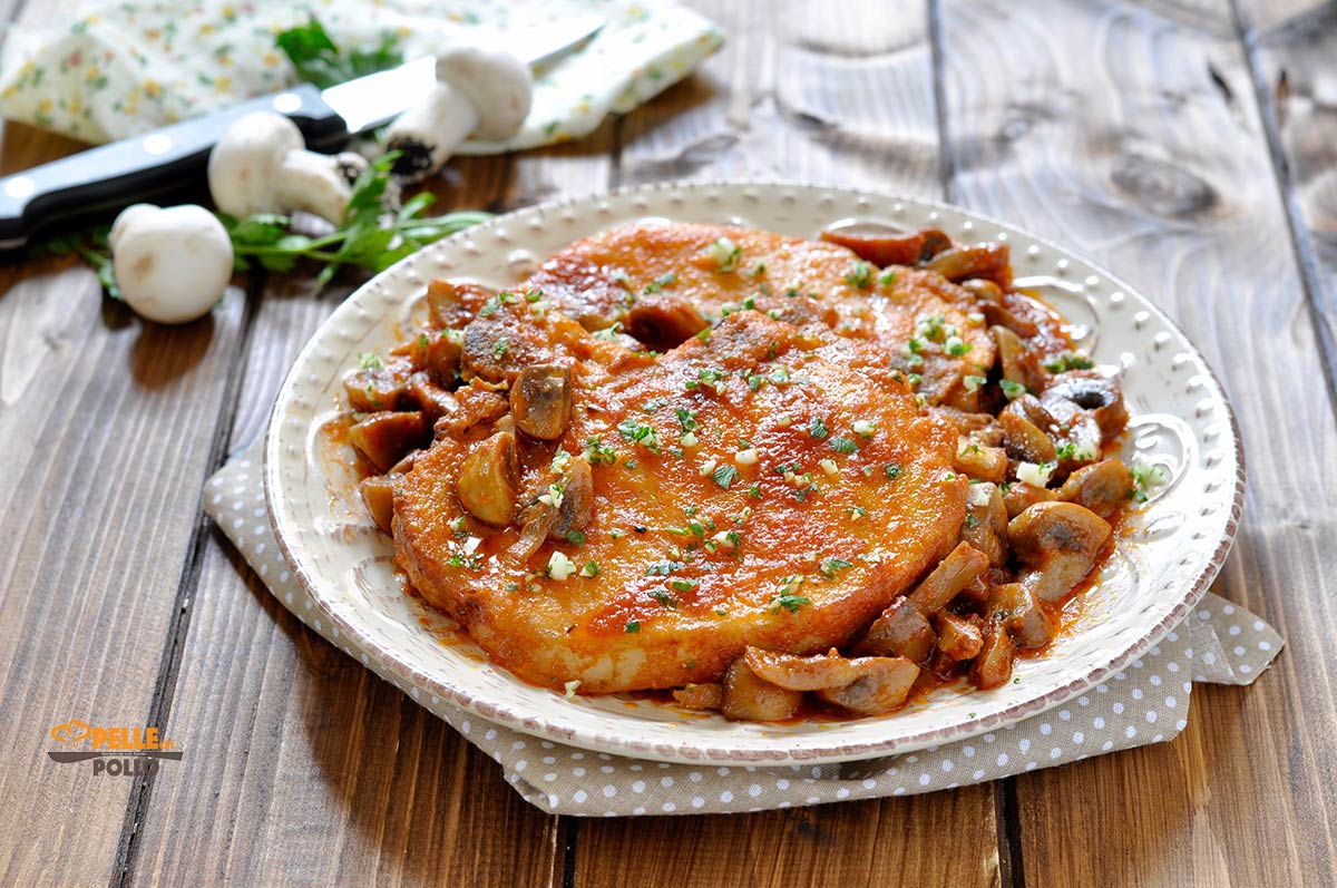 Braciole di maiale al sugo di funghi