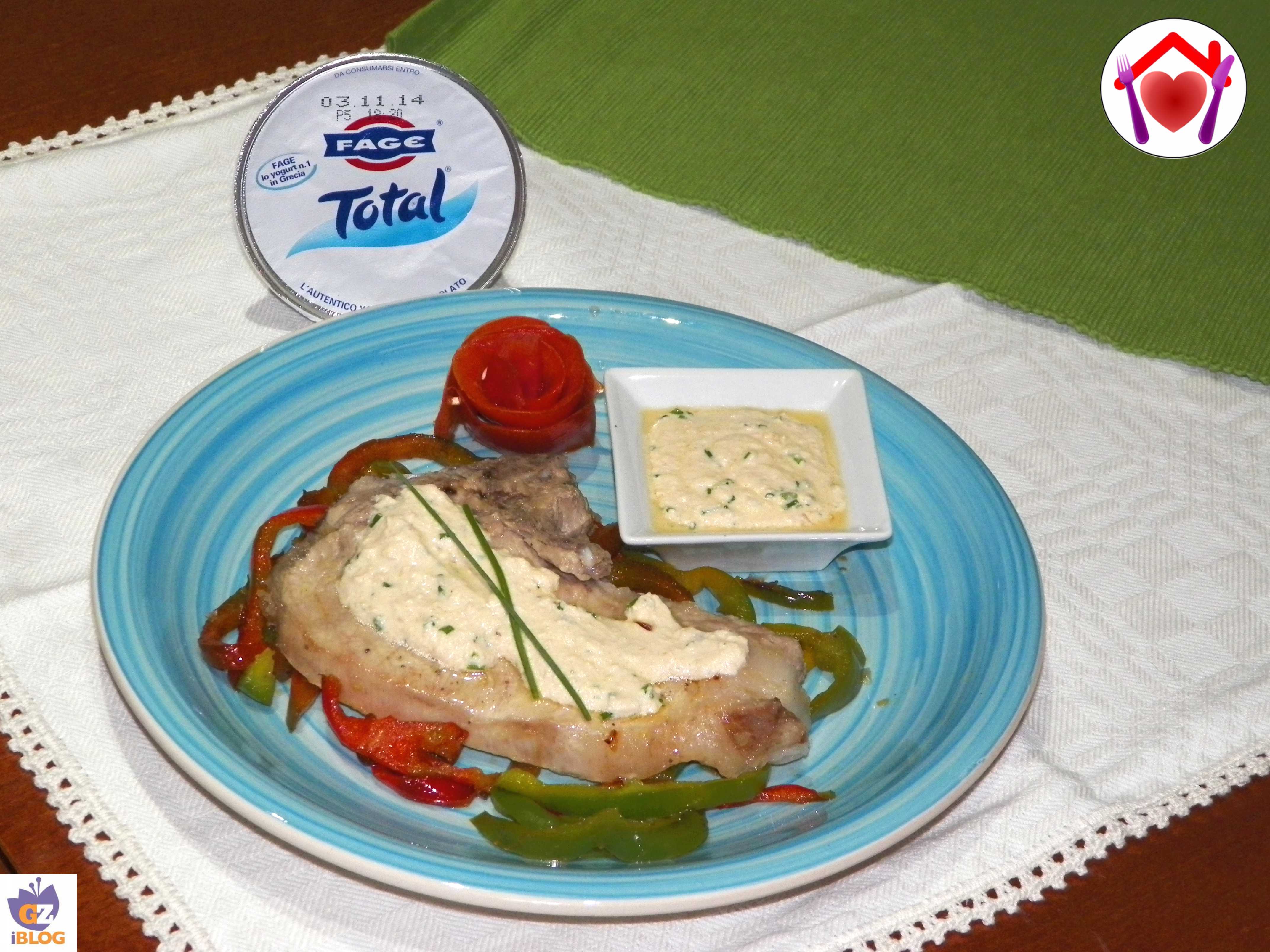 Braciole di maiale con yogurt greco e peperoni