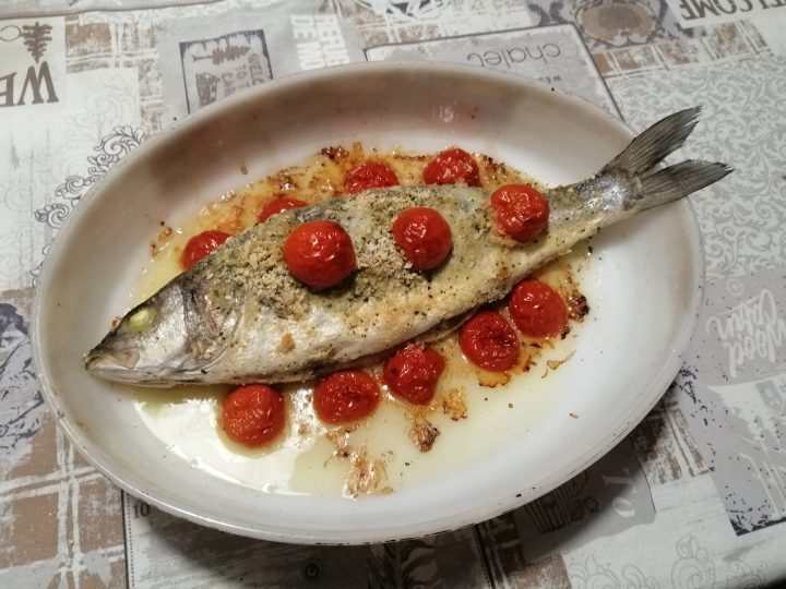 Branzino e pomodorini al forno