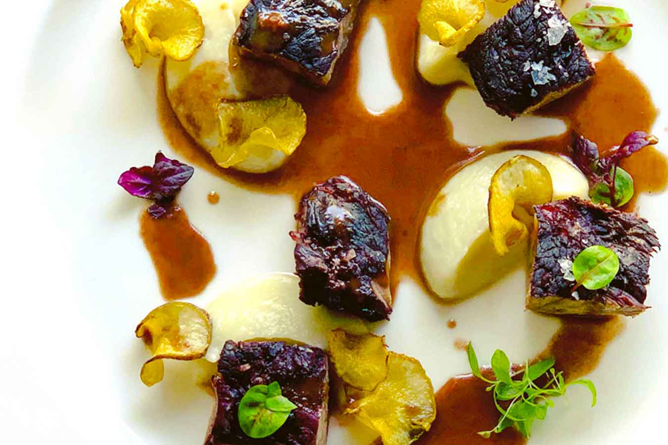 Brasato al barolo e crema di topinambur
