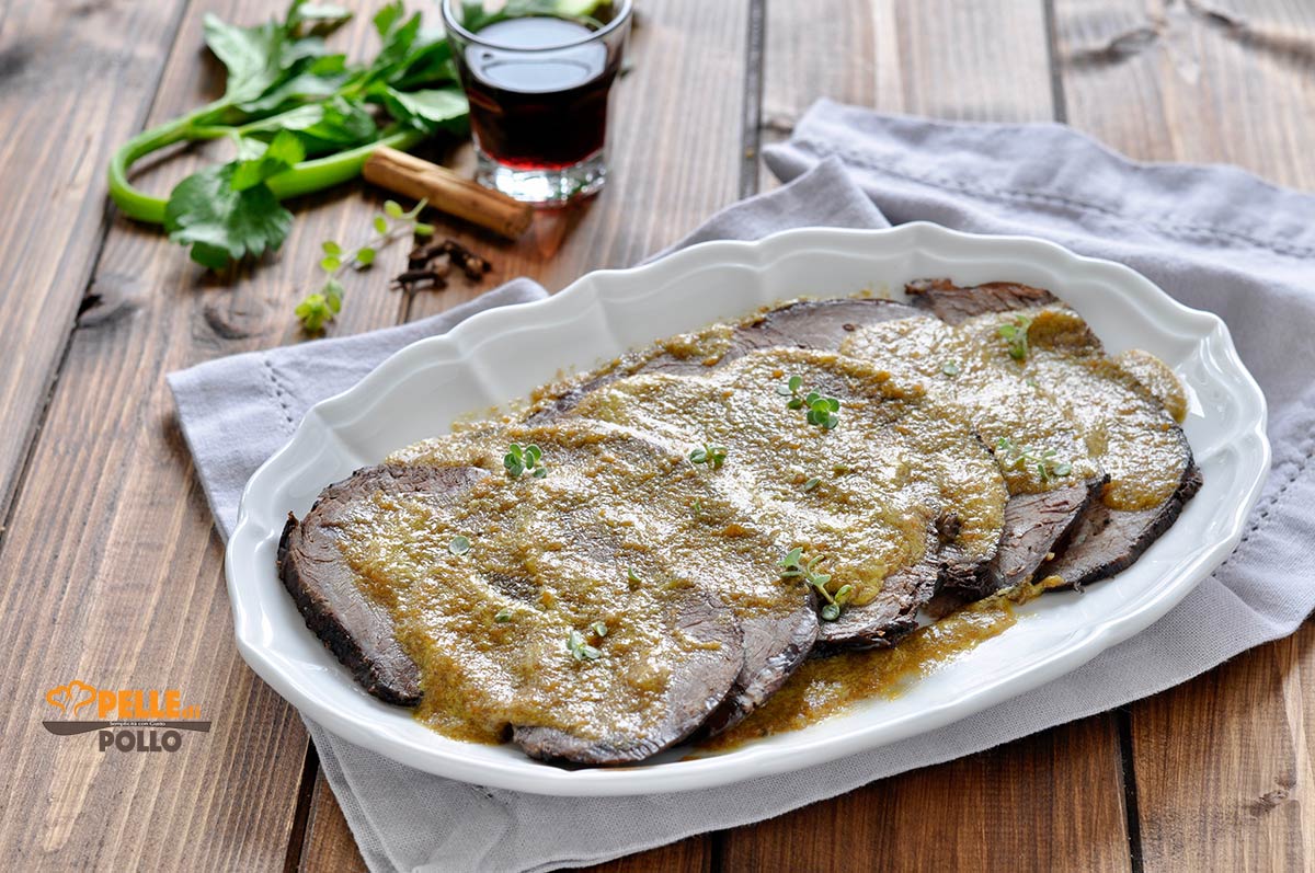 Brasato al vino rosso con la slow cooker