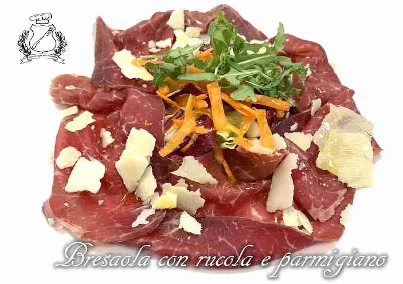 Bresaola con rucola e parmigiano