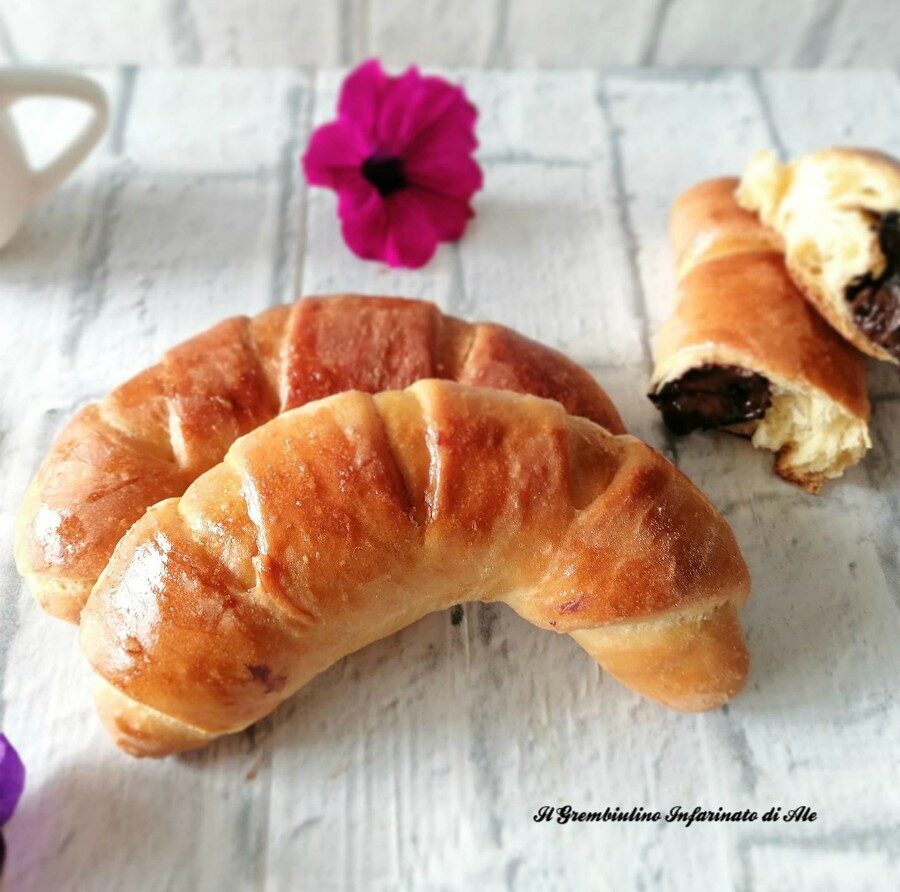 Brioche allo yogurt con crema al cioccolato fondente