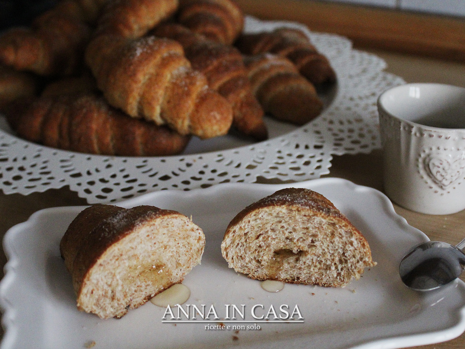 Brioche integrali con il cuore di miele