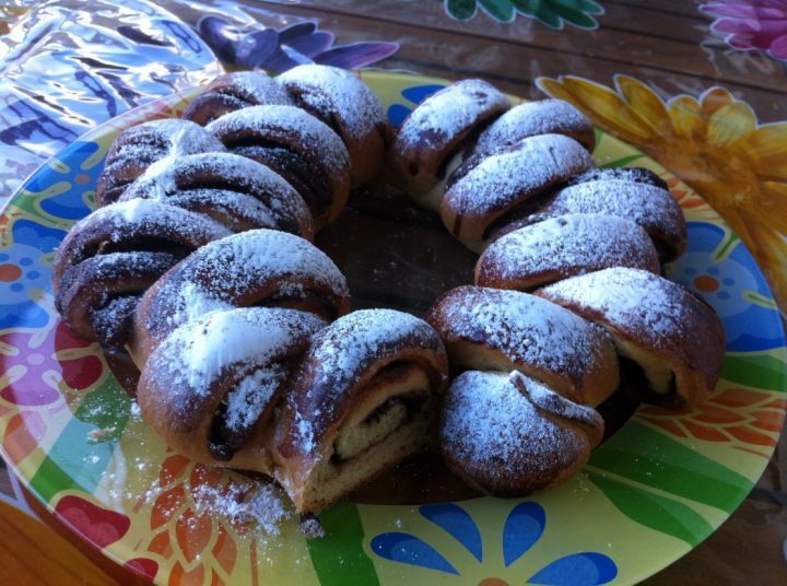 Brioche intrecciata con cioccolata o marmellata?