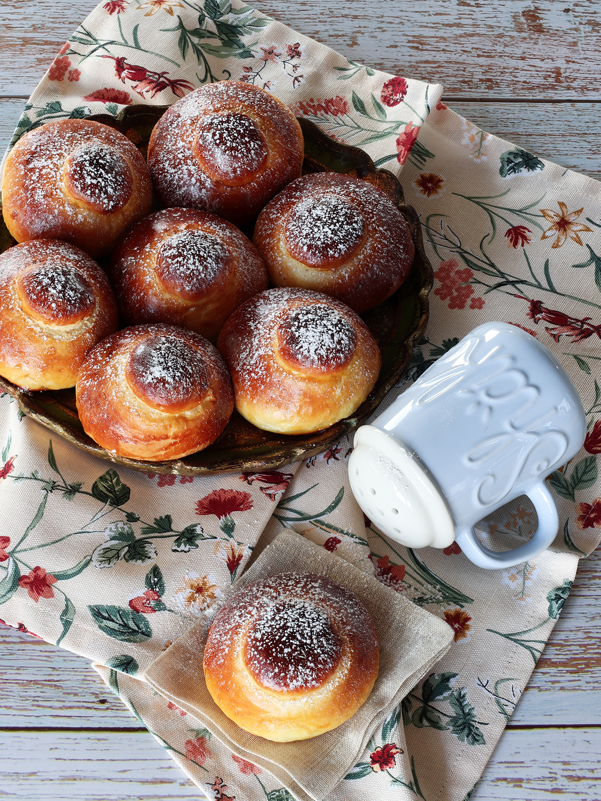 Brioche siciliane col tuppo