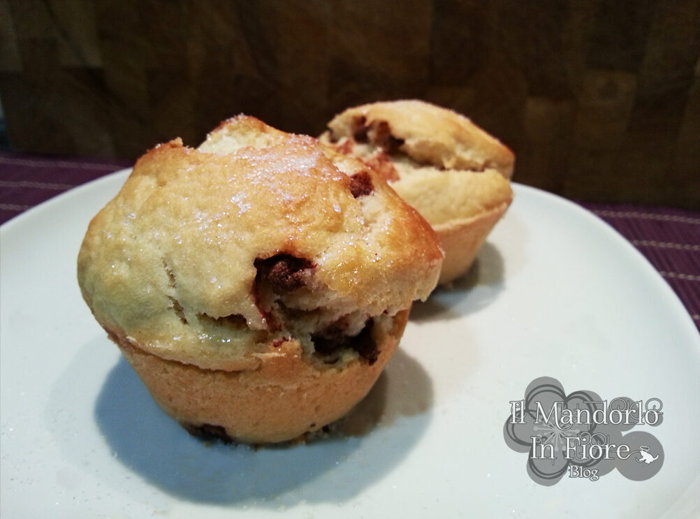 Briochecupcake alle mandorle e cioccolato