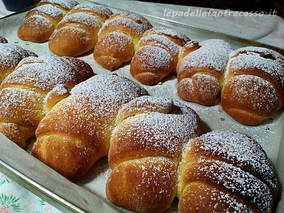 BRIOCHES AL CIOCCOLATO FONDENTE