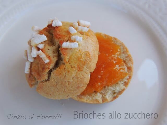 Brioches allo zucchero