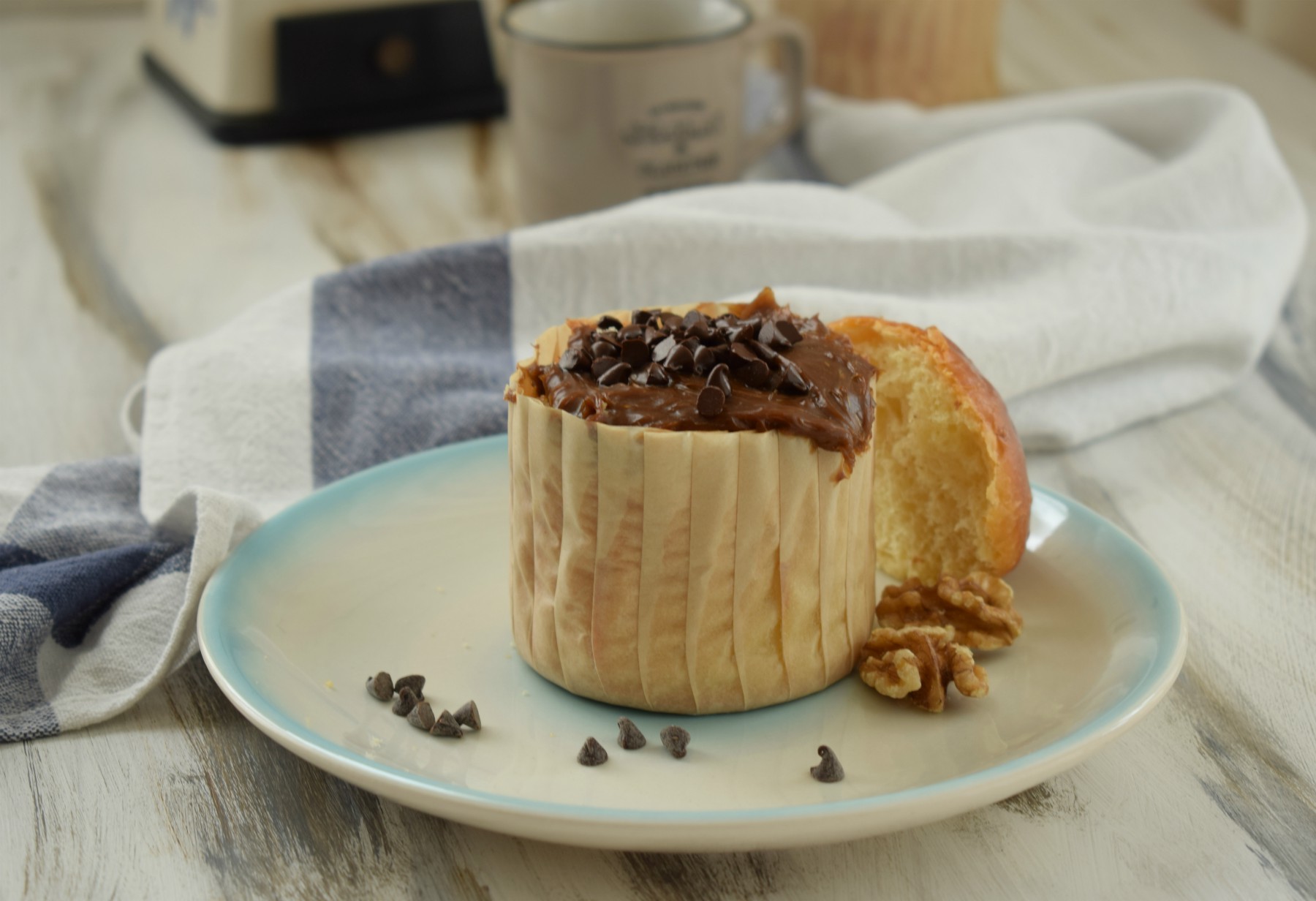 Brioches con crema al latte e caffè