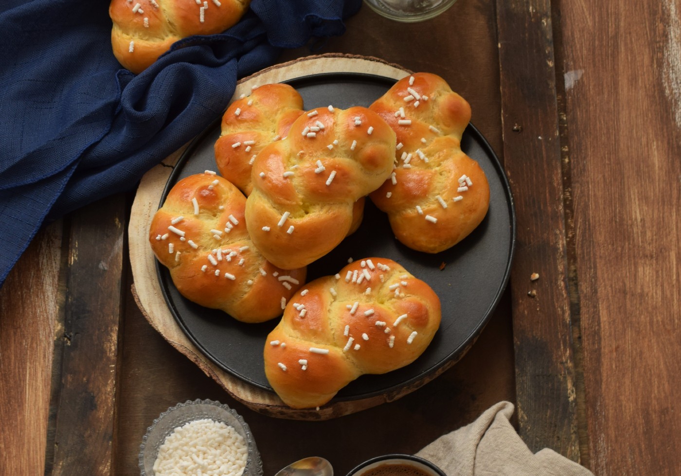 Brioches leggere(intrecciate)