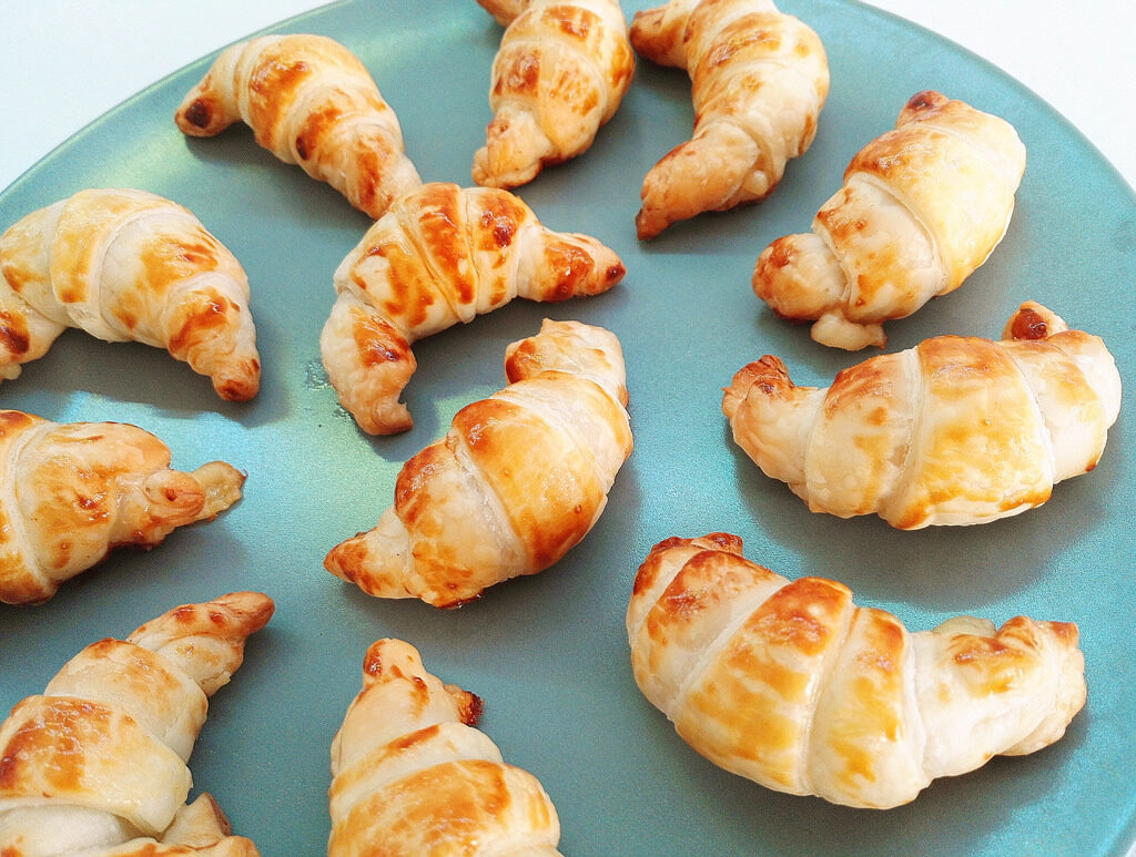 Brioschine con emmethal e acciughe