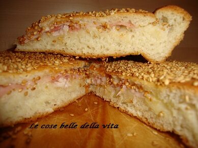 Brioscione o focaccia ripiena