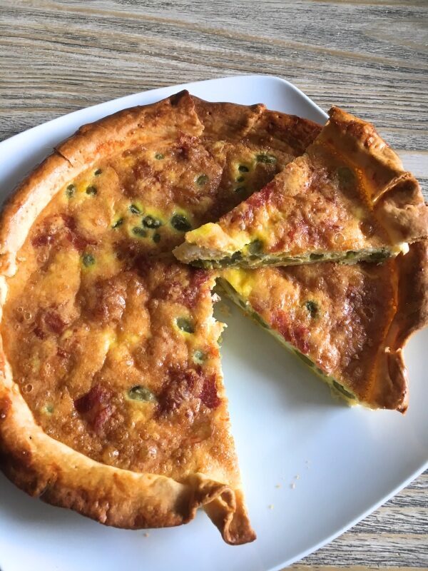 Brisè con fave, pancetta e uova