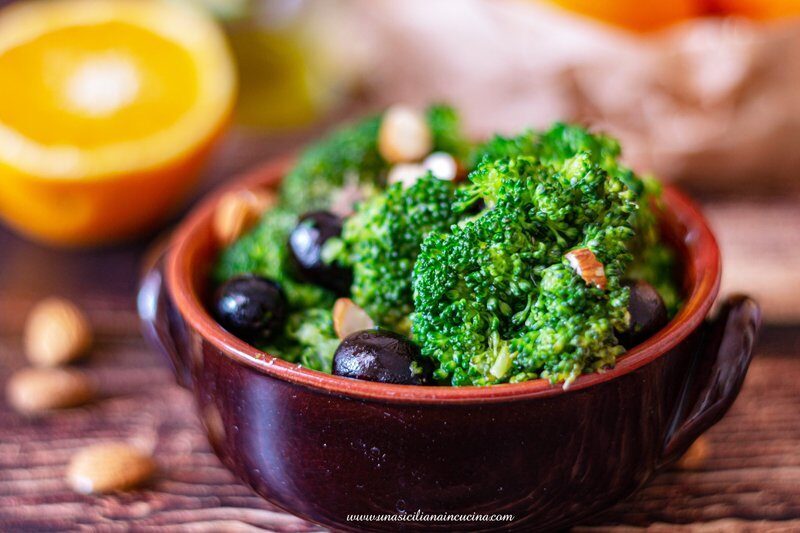 Broccoletti con arance e olive