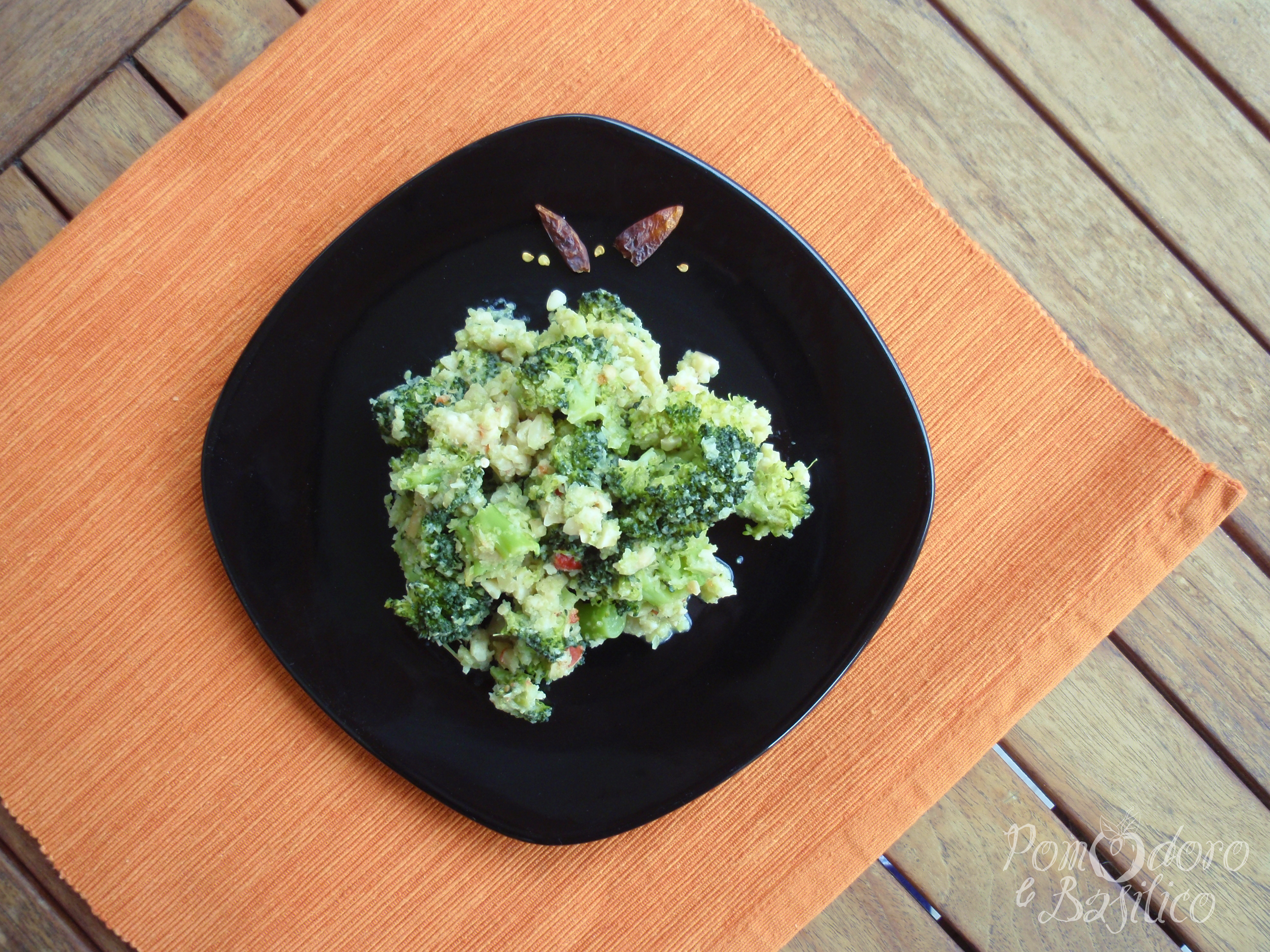 Broccoli con frutta secca