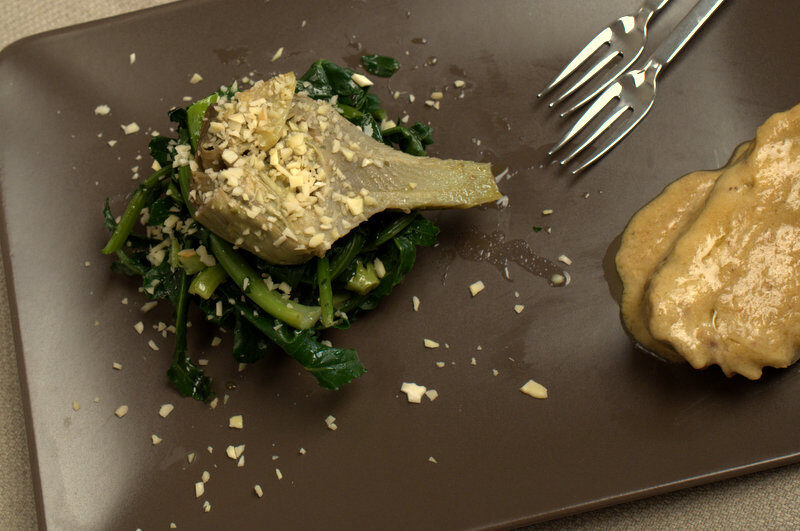 Broccoli fiolari e carciofi con pesto di mandorle