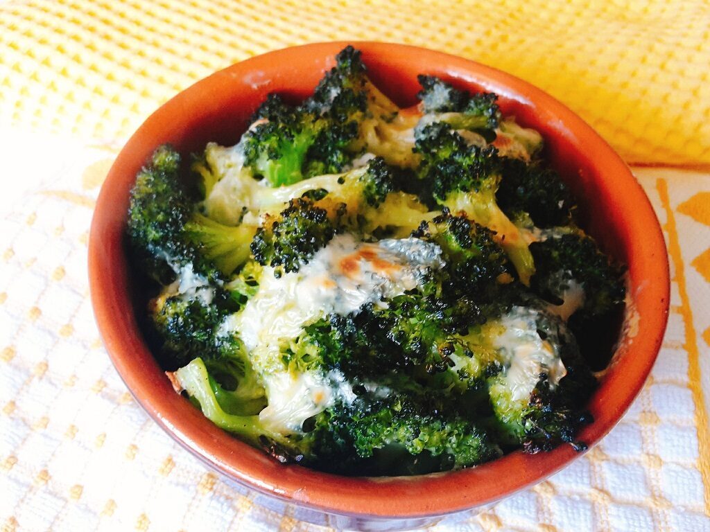 Broccoli gratinati al cardamomo